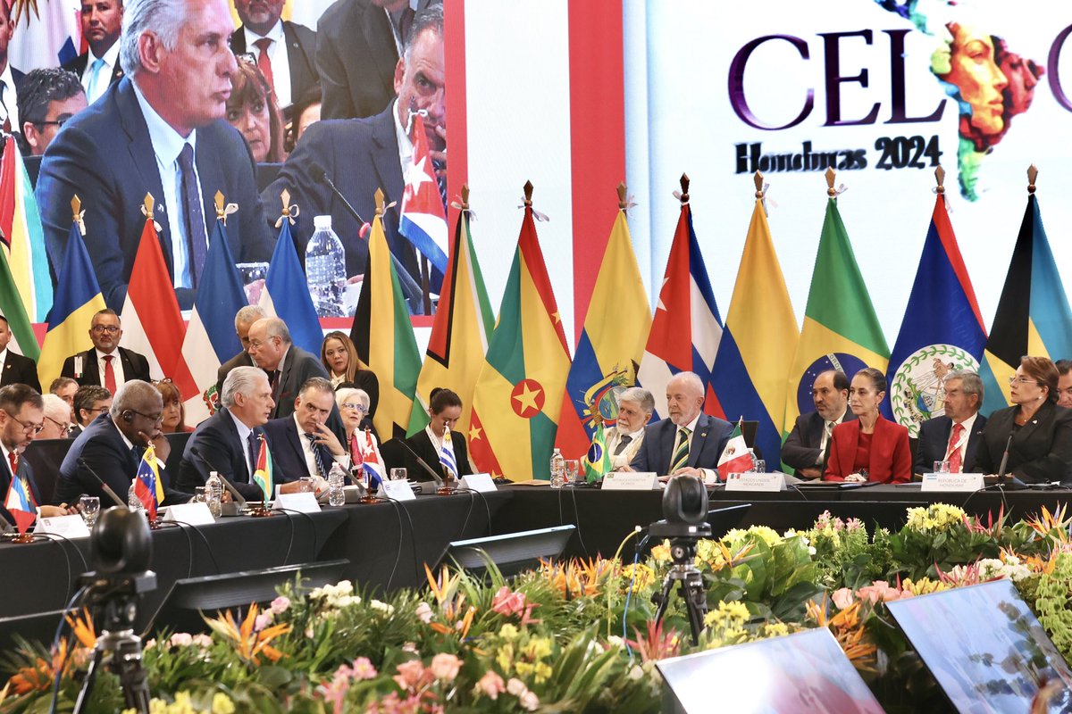 BrunoRguezP's tweet photo. "En momentos en que el mundo vive una escalada de tensiones, un aumento de los conflictos bélicos y las guerras no convencionales, así como una profundización de las desigualdades, la exclusión social y la pobreza, resulta crucial unir esfuerzos... https://t.co/FwCymkLEQV