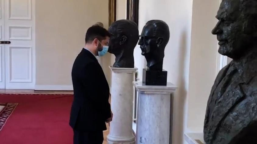 Hospitales sin insumos, mujeres dando a luz sin anestesia, gendarmes con las botas rotas, y carabineros sin uniformes y un largo etc. No hay plata para lo esencial, pero para el fetiche ideológico del Presidente, la caja nunca está vacía.
Aprovechen ahora, porque el próximo año