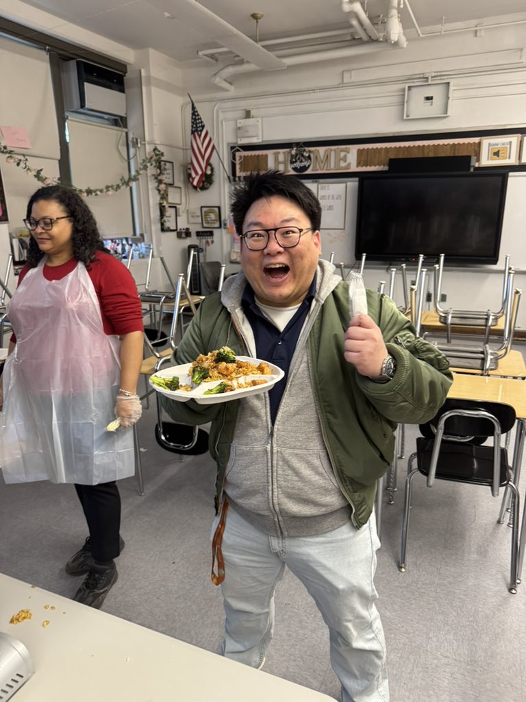 ryanlions216Q's tweet photo. 216’s PTA Culinary Night! @D26Team https://t.co/dQluMvIF1a