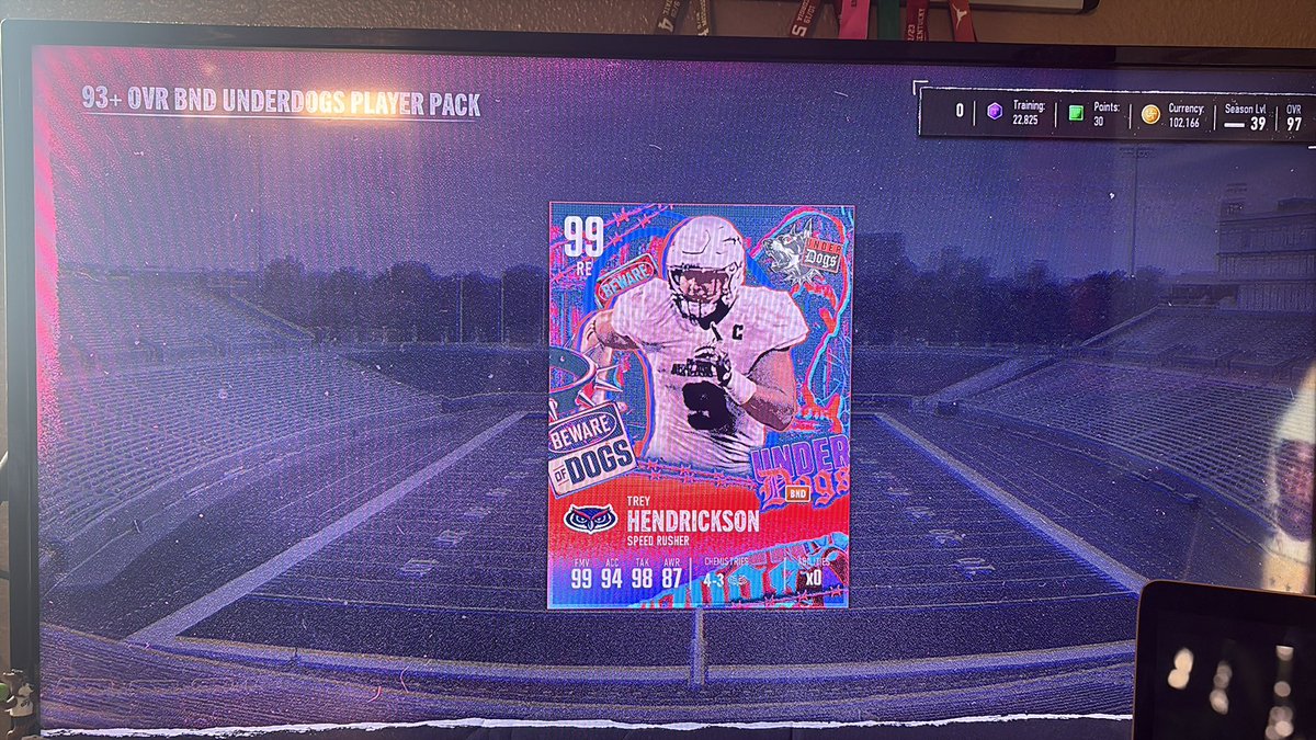 JacobWhitmarsh's tweet photo. First LTD of the year out of HR rewards pack 🔥🔥@Zirksee @TheActualCC https://t.co/JbNkJSVvhL
