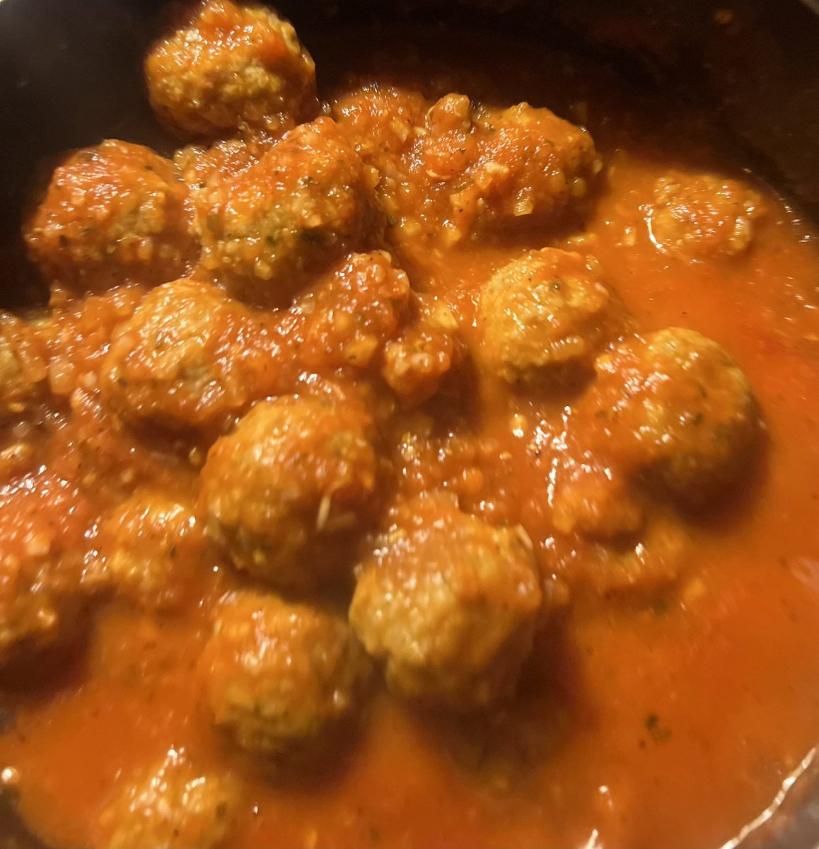 BaltimoreGina's tweet image. Angel hair pasta &amp;amp; meatballs! 🤌🏽 muah! #WednesdayDinner