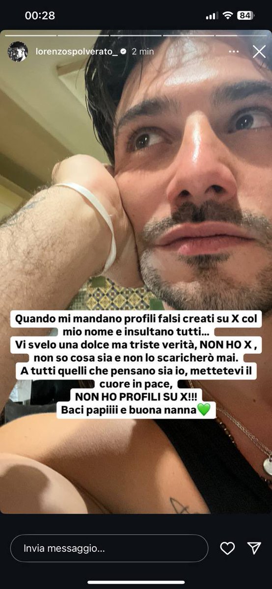 Sveva35208058's tweet photo. Senza filtri. Mi piace perché è schietto e senza peli sulla lingua. Non si nasconde e non trama sbatte in faccia le sue verità. Ci mette sempre la faccia smentisce e afferma. Papito sei sempre più una bella scoperta le persone intelligenti sfanculano x ✨ cuoricino 🖤#shailenzo https://t.co/bzUNfxO7YN