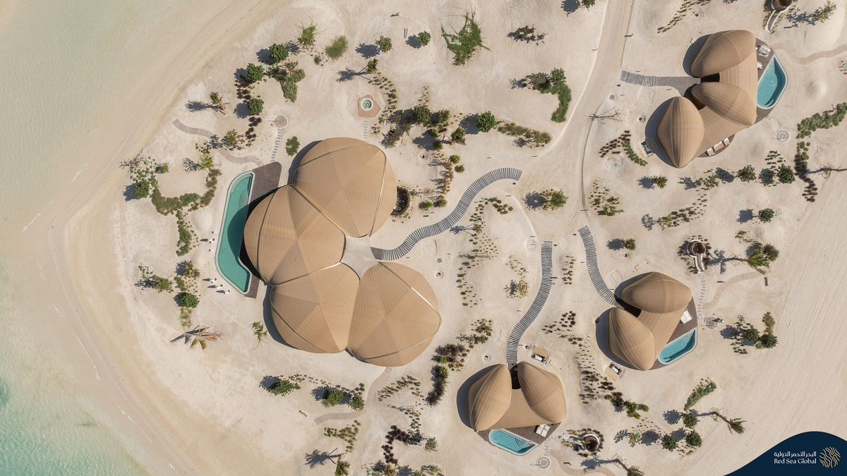 تفوّق سعودي في صناعة السياحة
ومنافسة عالمية متجددة 🇸🇦

بحصول منتجع "نجومه، ريتز-كارلتون ريزيرف" على جائزة "أفضل فندق جديد لعام 2024" من دليل فوربس للسفر..

#وجهة_البحر_الأحمر