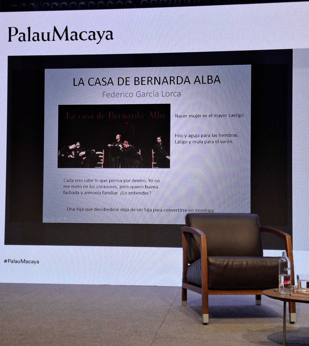 MartaFdezJurjo's tweet photo. "Suïcidi i ficció: entre la representació i la realitat" amb Carles Alastuey Sagarra, psicopedagog i portaveu de Després del Suïcidi-Associació de Supervivents (DSAS) i Begoña Elizalde, psicòloga experta en dols i pèrdues. Coorganitza l'Observatori Social i #DSAS al #PalauMacaya. https://t.co/avTCvCb8yp