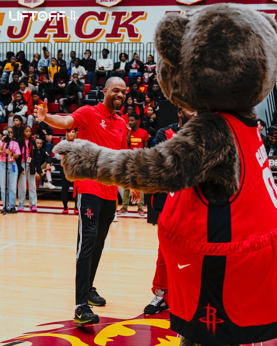 HoustonRockets's tweet photo. We kicked off our 'Countdown to Liftoff' with a surprise pep rally at @JackYatesHigh this morning! 

Clutch the Bear, the Clutch City Dancers, and the Rockets Launch Crew brought the energy to get students hyped for the playoffs!

#RocketsGiveBack | #LiftOff https://t.co/seoPONhz9Q