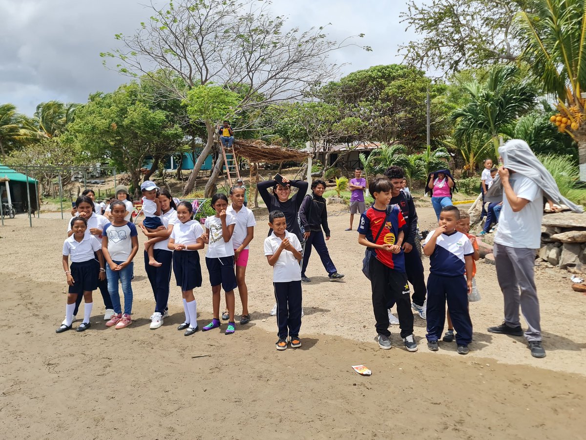 AlcRivas29's tweet photo. 📷📷La mañana de hoy, el Buen Gobierno Sandinista, a través de la Alcaldía de Rivas, llevó a cabo una animada competencia de natación en la Playa La Virgen, contando con la participación entusiasta de niños y jóvenes del municipio. #2025AvanzandoEnRevolución https://t.co/DvMERGPIb9