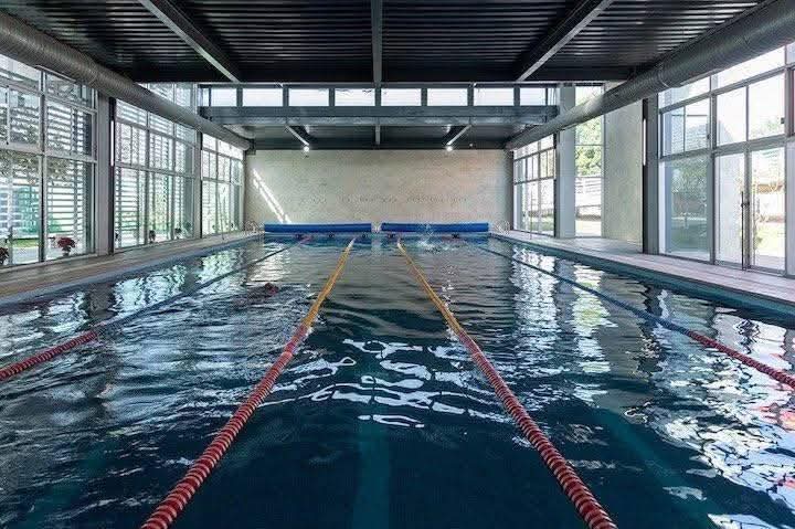 DonChismitos's tweet photo. Sobense por que arde, @salomonj obtiene autorización para dar en comodato la "Villa Primavera" o el polideportivo al Instituto Euroamericano, Chalo no más no pudo con su mantenimiento, por un lado que bueno que alguien vaya a cuidar de las instalaciones. https://t.co/mUhRHEv8W3