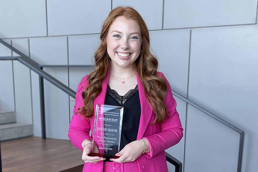 Caitlin Casassa, a Baylor School of Education senior, received the 2025 Most Outstanding Clinical Teacher Award from the South Central Area Network for School-University Partnerships (SCANSUP). #Sicem, Caitlin!
READ ALL ABOUT IT — bit.ly/CaitlinSCANSUP