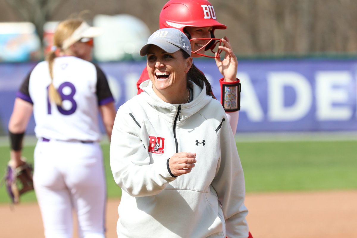 👏 <a href="/ashley3waters/">Ashley Waters</a> on reaching win No. 𝟯𝟱𝟬 with her 1️⃣1️⃣th career victory against <a href="/theACC/">The ACC</a>‼️  

#GoBU #DawgsEat #NCAASoftball