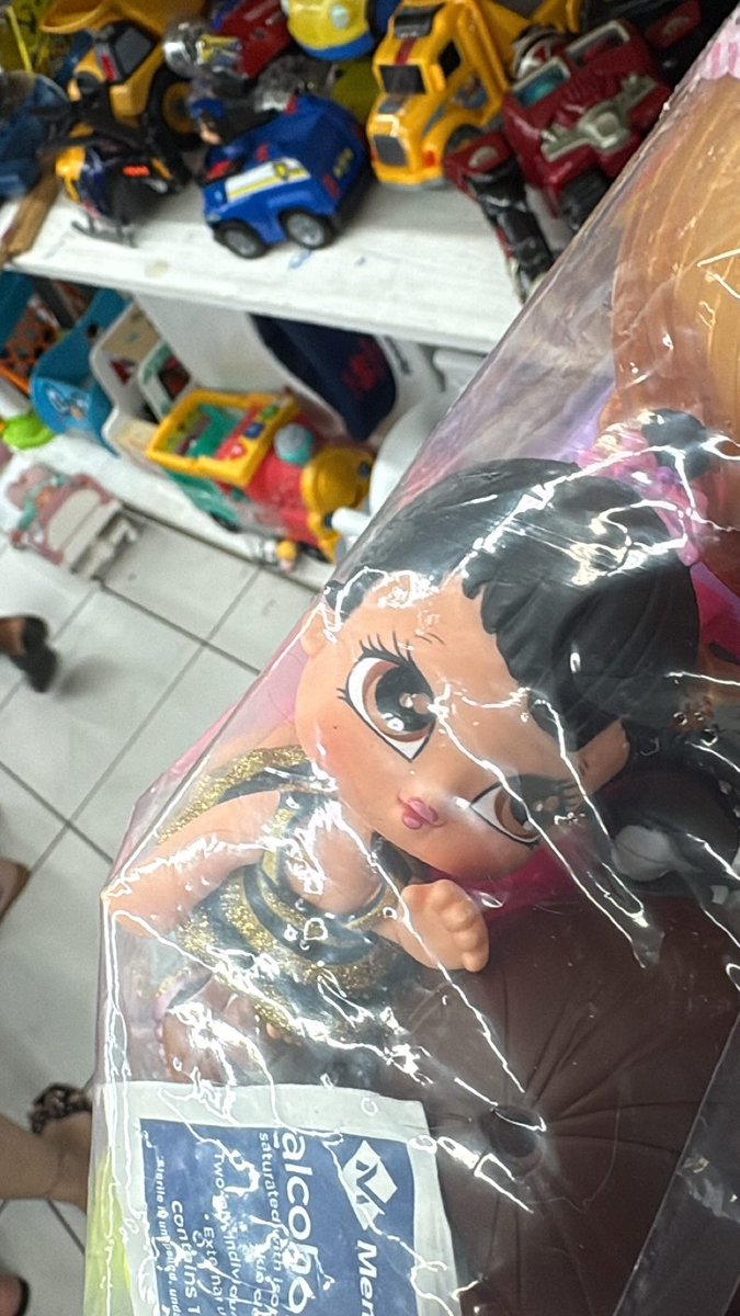 punkhrt's tweet image. found these at the thrift today lowkey wanted to get the babies but they’re naked and hairless so i left them 😭