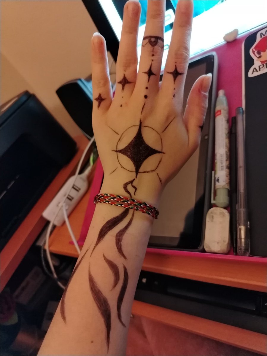 _K__a__i's tweet photo. Give me a tatoo machine 😏 https://t.co/rgxzW68I9U