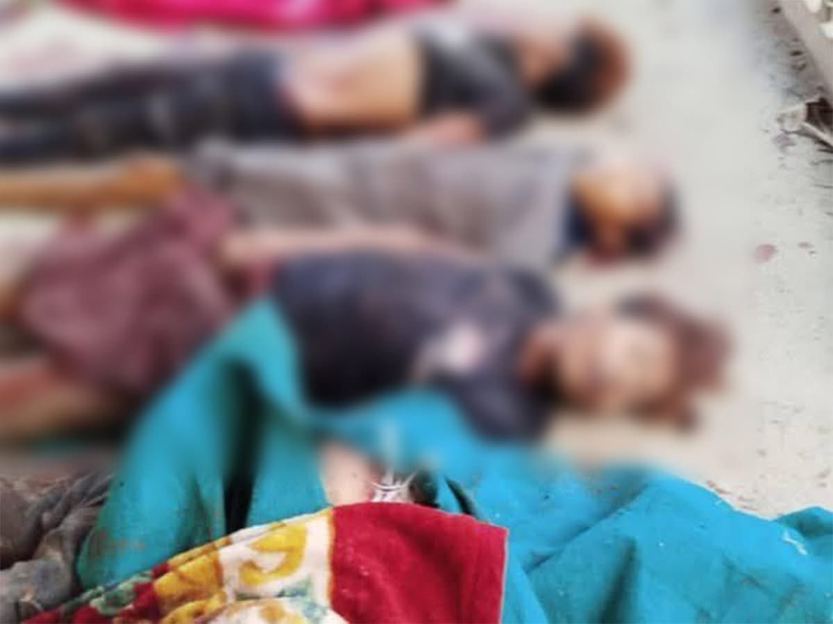 AvrilMmz's tweet photo. >20 civilians, incl children, were killed as the Myanmar military launched two airstrikes on Nam Kham Village, Wuntho today.
People struggled from the recent earthquake, the Military Junta attacking them instead of offering safety.
#WhatsHappeningInMyanmar #WarCrimes https://t.co/iJnnCqIaMQ