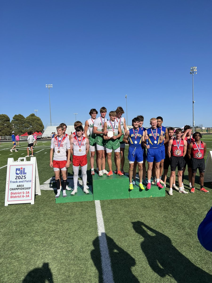 jimned_xctf's tweet photo. Congratulations to the 4X100 relay team of M. Powell, Co. Carlisle, B. Lawson, and L. Hankins on qualifying for the Regional meet! https://t.co/aaqW41iAis