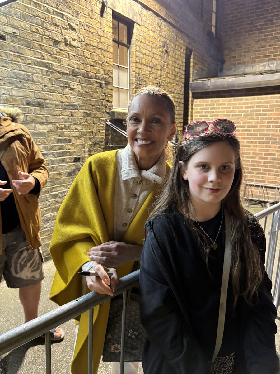 Finally seen the devil wears prada! 
What a show, M even met Vanessa at stage door ❤️