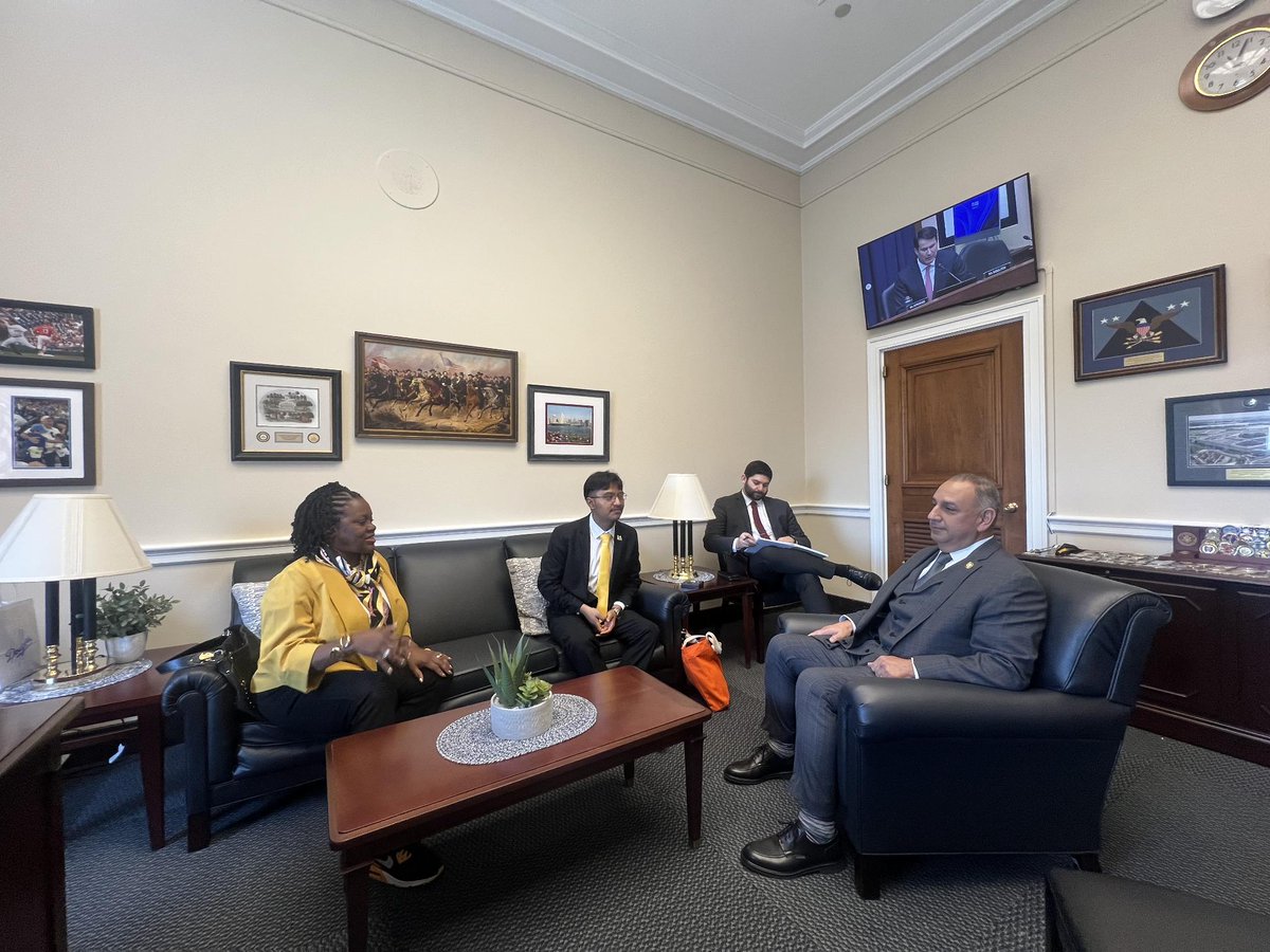 CalStateLA's tweet photo. Thank you, @RepGilCisneros , for meeting with the Cal State LA delegation during #csuHillDay ! Weโre grateful for your dedication to #SupportHigherEd and advancing the CSUโs top federal priorities. https://t.co/O8dYFsdNyL