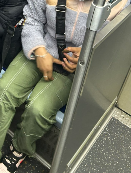 CTAConfession's tweet photo. Riding the Red Line 30 minutes ago. This girl is smoking a blunt right in front of everyone. Asked her if she could stop smoking. She threatened to hurt me.

Fucking hate this shit. https://t.co/7y4RZghilS