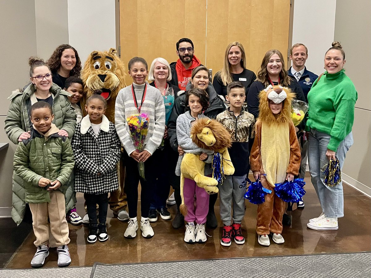 WillowLakeElem's tweet photo. 🔦

Mrs. Brotherton presented to Dr. Woodson and the School Board this evening and presented three special recognitions: 

1.) Change Maker Student - Sydney W. 
2.) Above and Beyond Parent - Ms. Chelle Jordan
3.)  Supportive Partnership  - Becca Hanberg (Cummins Behavior Health) https://t.co/jDHlD20z0x