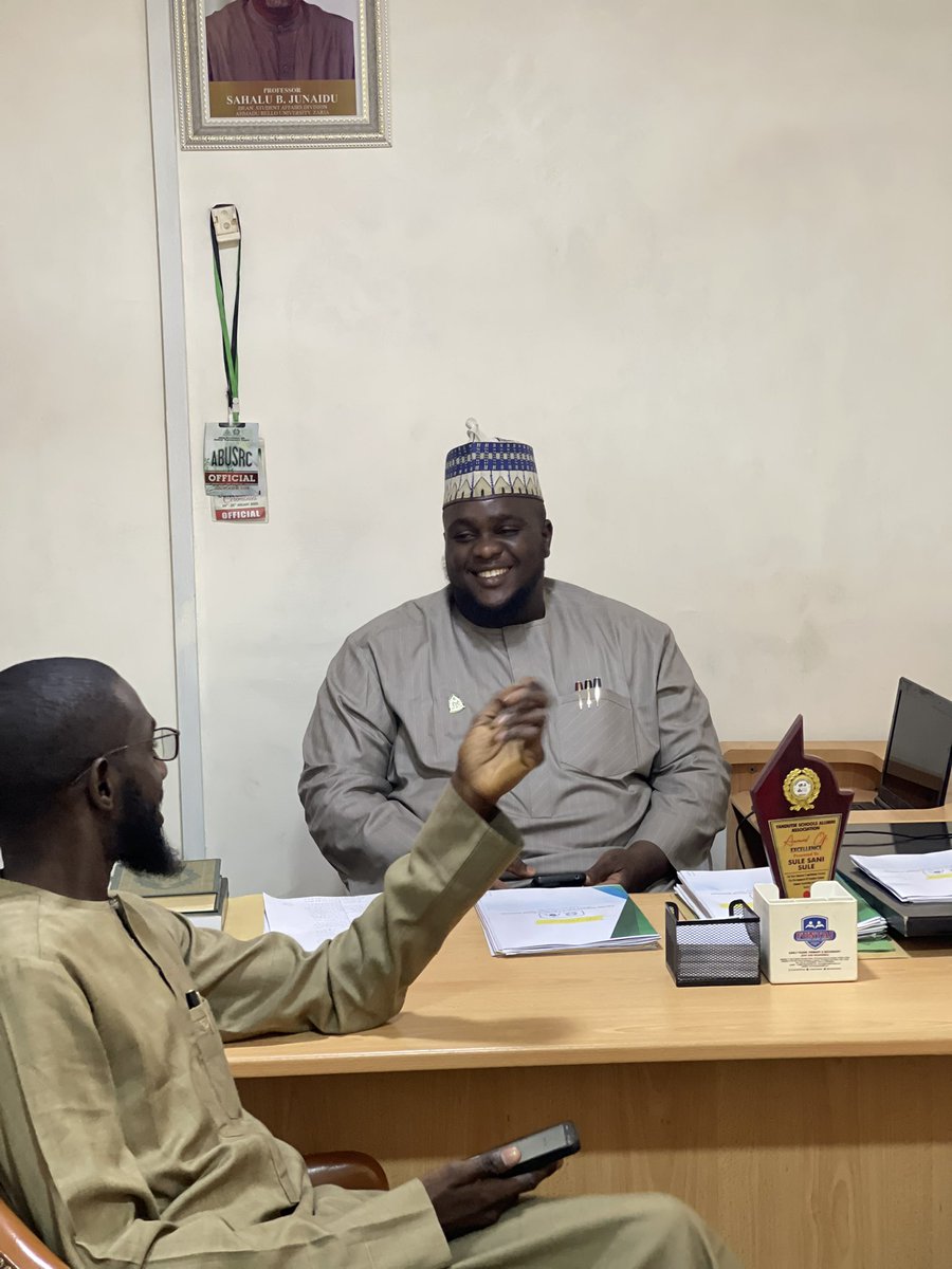 MBY_hotoro's tweet photo. Duk yadda rayuwa za ta juya ta juyo,bisa kyakkyawan zatonmu ga Allah; Ba zai bari a ganmu a Rana ba

Allah yai mana jagora Sule Sani Sule ya kawo babban rabo mai albarka acikin rayuwar mu baki daya

#StrongerTogether https://t.co/Y4CjJMTFQC