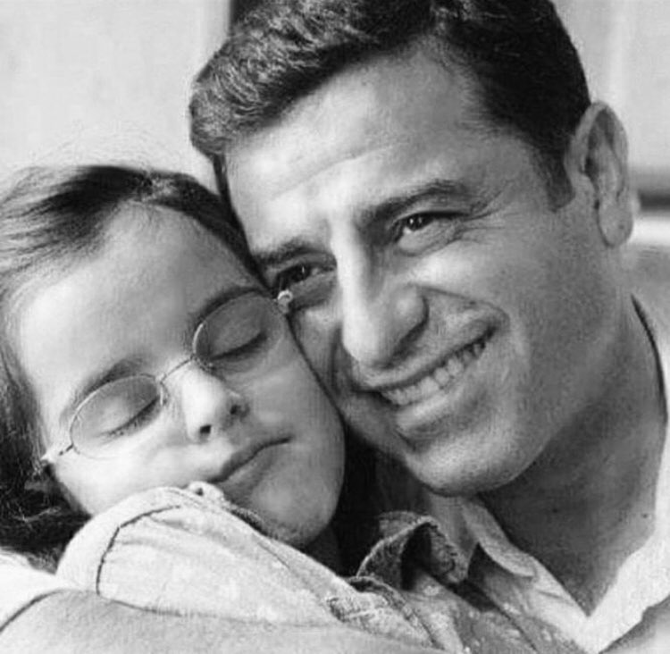 Yokluğunun Gürültüsünden Sağır olacağım İyi ki Doğdun İki Gözüm🌹
#SelahattinDemirtaşaÖzgürlük