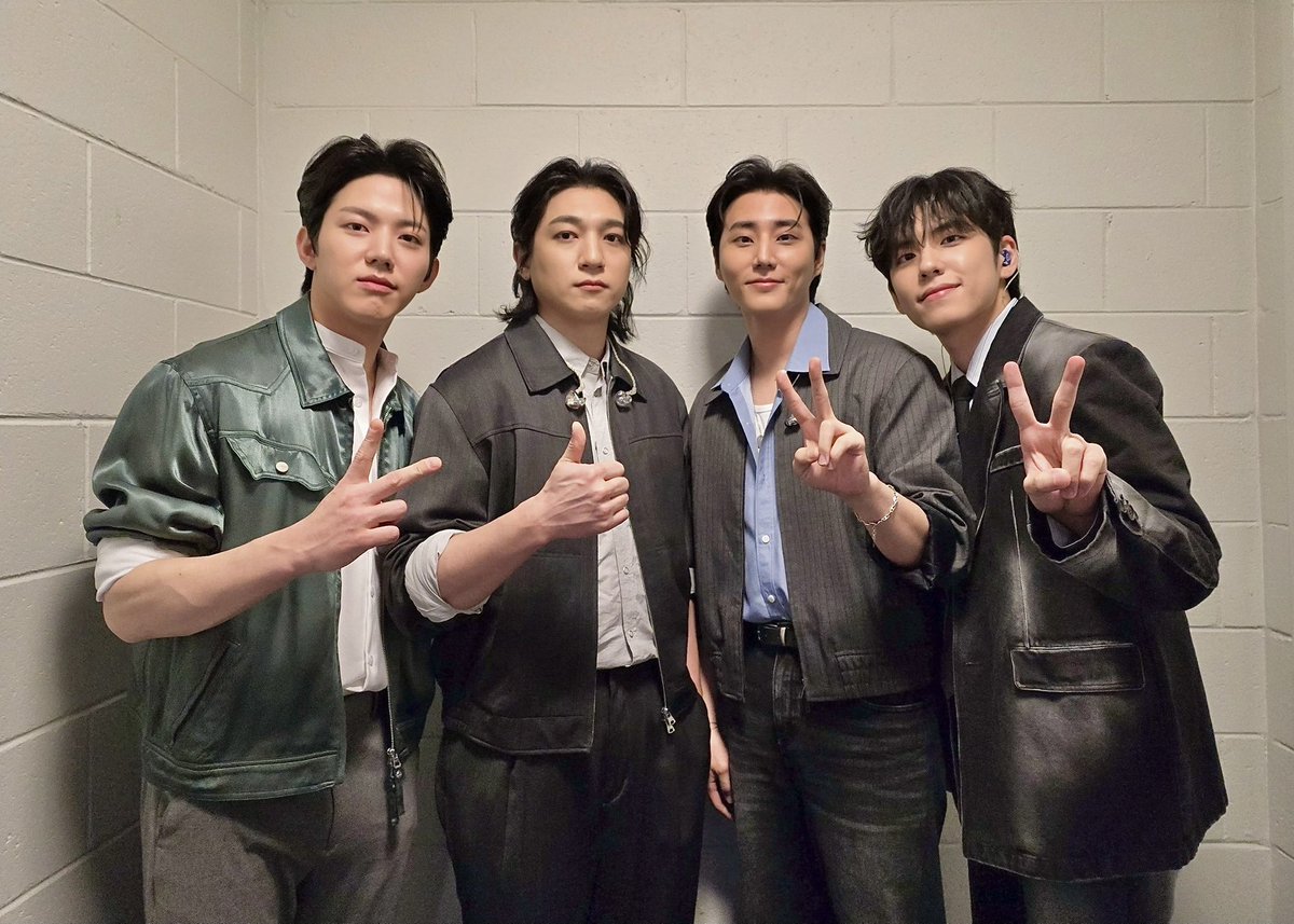 day6official's tweet photo. [ #DAY6_BEHIND ]

🇦🇺 멜버른에서 우리의 청춘을 그득하게 남기기 ˎˊ˗
이보다 더 잘 놀 수는 없었다 😭👍

=

🇦🇺 We captured our youth in Melbourne ˎˊ˗
You all had the best time today 😭👍

#DAY6 #데이식스
#DAY6_3RD_WORLDTOUR
#FOREVER_YOUNG
#Band_Aid
#녹아내려요 https://t.co/rcdxvIqFKW