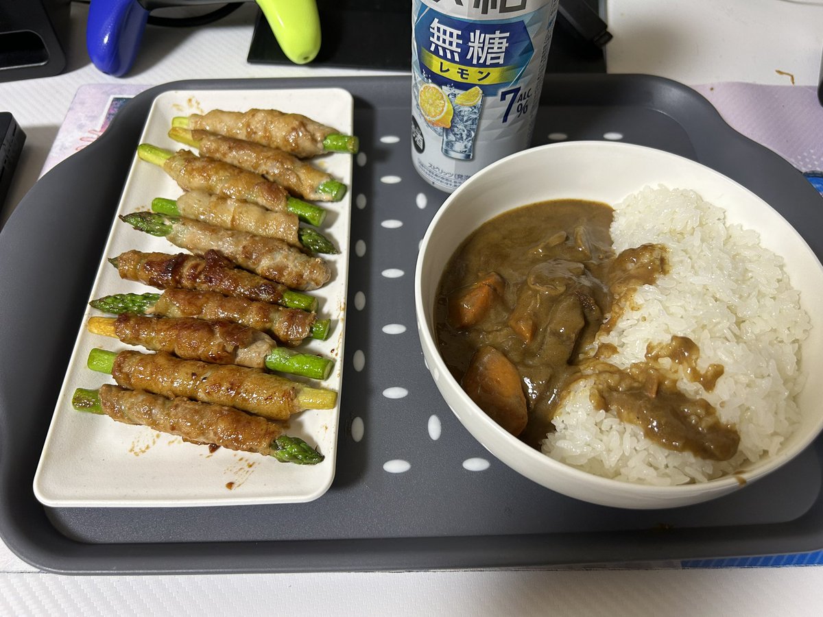 rolllol_vrc's tweet photo. 食生活が男すぎる https://t.co/ciIvvG8ho8