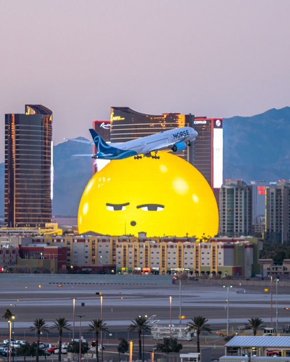 AirNavRadar's tweet photo. Jets, lights, and the Sphere.

Only in Vegas does aviation come with this kind of show. 🛬🎰🌐

📷 @life.on.the.ramp / @flynorse 

Track live flights at https://t.co/q1v62IvRmu

#AvGeek #LasVegas #TheSphere 
#PlaneSpotting #AviationLovers