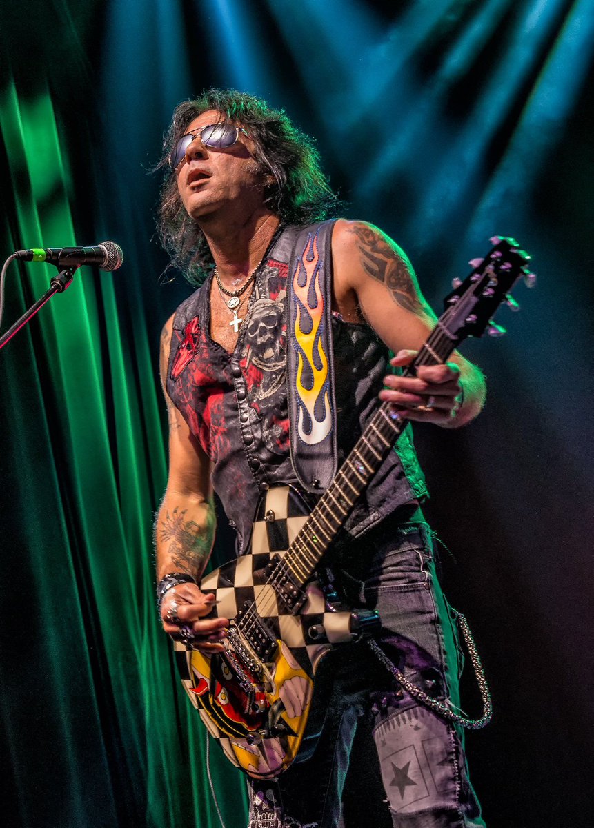 ListenIowa's tweet image. NEW! Let the Good Times Rock. Our interview with Warrant guitarist Erik Turner, whose band will perform this Friday night at Hoyt Sherman Place in Des Moines on their Let The Good Times Rock Tour with Bulletboys in support.   
buff.ly/C6pc6sb 
@hoytsherman @warrantrocks