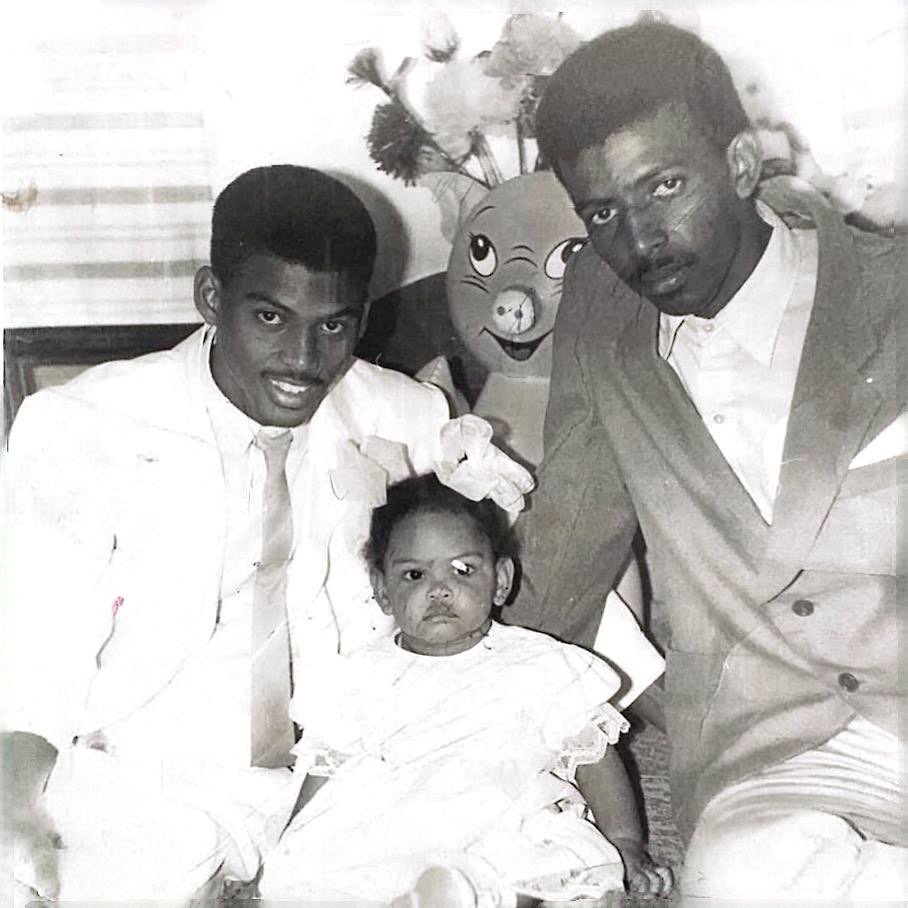 Ha muerto mi primo hermano Julio César, régimen cubano me impide viajar a Cuba para darle un adiós. El crimen del castrismo contra los cubanos ha superado el nacismo, el crimen más extenso y diabólico jamás existido por un sistema antisocial, enemigo de la humanidad. #justicia