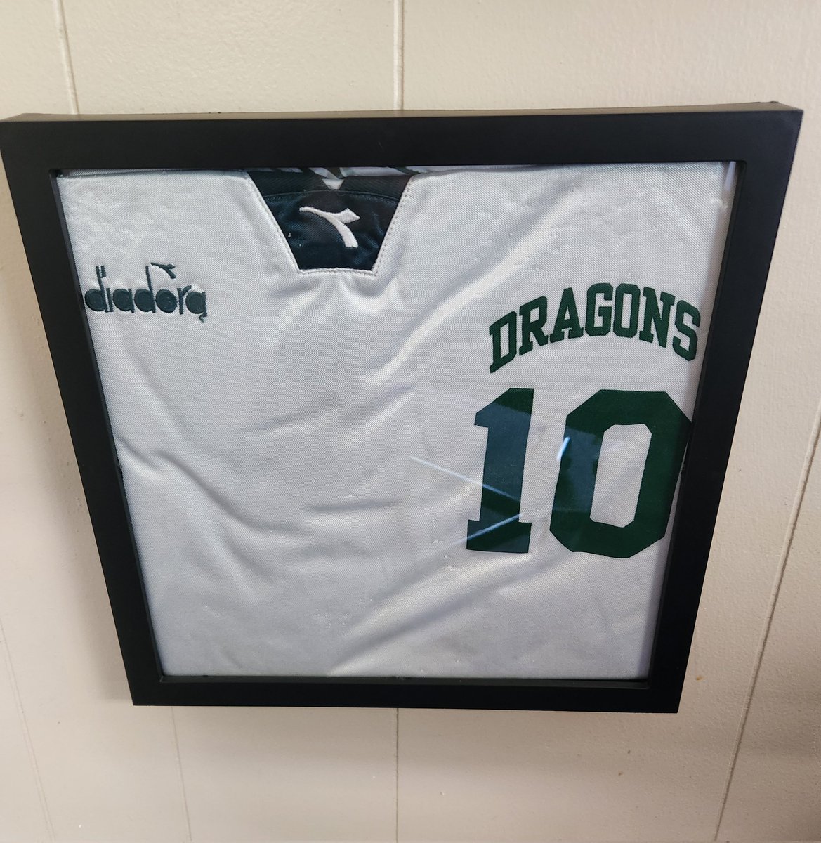 CoachGarza_SACS's tweet photo. @SASWAthletics @ksatnews @jromero100 @SWHSBoysSoccer @MrBowtie1982 @rcaudiosports @KSATNick @6a_28 @News4SA @swisd @swisd_swhs Coach Lud is a great role model. He inspired me to become a teacher and coach. I've been coaching soccer close to 20 years now. I felt a little old because I saw myself in a couple of the pictures. Love following the community. This still hangs in my classroom. Always a dragon! https://t.co/5DaSjN4Ki1