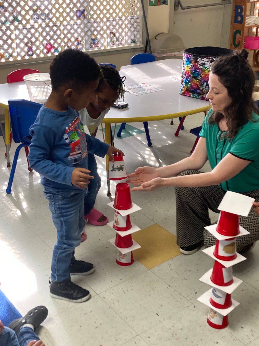 leecountyecc's tweet photo. Today is Work Together Wednesday. We love to work together with Kim Gentry with Start with the Arts!

#WorkTogetherWednesday
#woyc
#weekoftheyoungchild https://t.co/AmUMmLvgh8