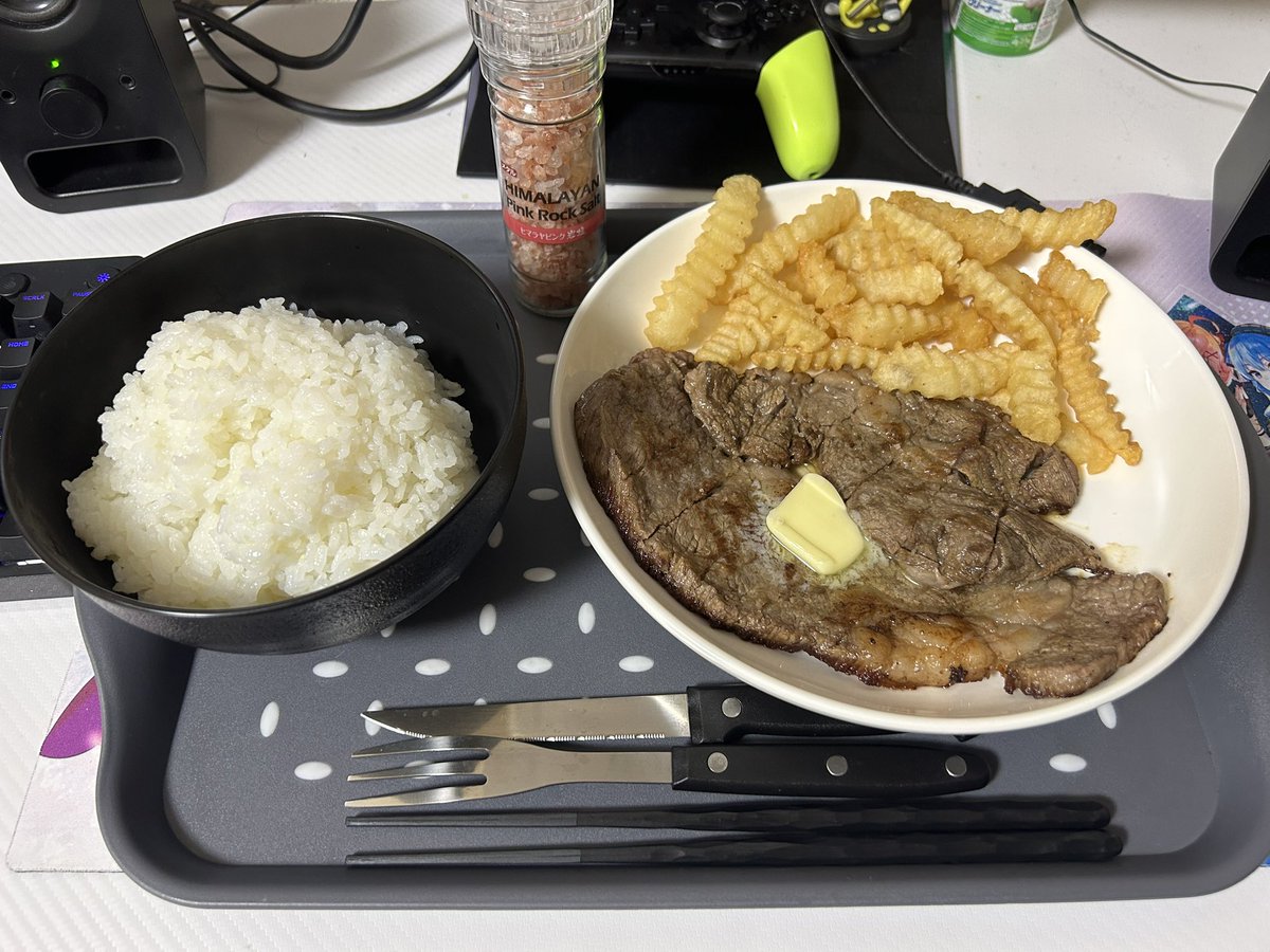 rolllol_vrc's tweet photo. 男飯アカウントと成り果てる https://t.co/CaJWWyxDN3