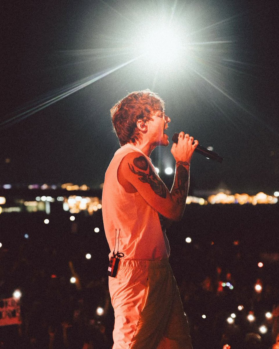 SoloLouieUA's tweet photo. ๐ฒ | LTHQ via Instagram!
"It's been one month since Louis performed for the first time in India at Lollapalooza Mumbai. Indian fans sign up to receive new updates first! ๐ฎ๐ณ"
https://t.co/uMRIxrk6xb
#LouisInIndia #LouisAtLollaIndia https://t.co/XGNr0BKNlV