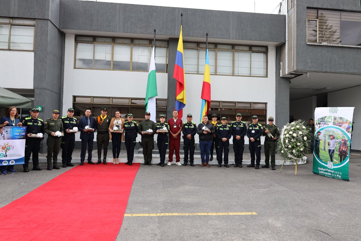 PoliciaCmarca's tweet photo. Hoy, realizamos un acto de dignificación en  homenaje a los policiales que han sufrido hechos victimizantes, en el marco del conflicto armado interno en el departamento. #DiosYPatria https://t.co/bTrxD2bkVu