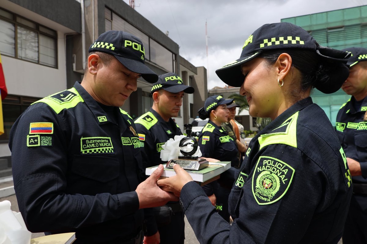 PoliciaCmarca's tweet photo. Hoy, realizamos un acto de dignificación en  homenaje a los policiales que han sufrido hechos victimizantes, en el marco del conflicto armado interno en el departamento. #DiosYPatria https://t.co/bTrxD2bkVu