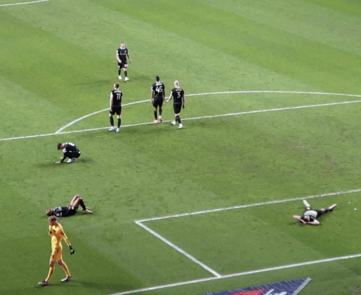 Fournilwrittenalloverit tweet media