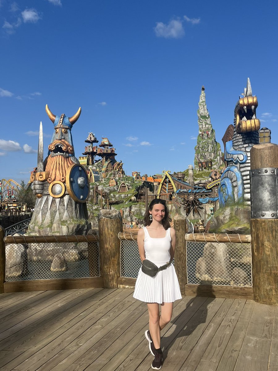 korahaha's tweet photo. epic universe spoilers ‼️

so happy!! so grateful!! theme park history being made!! 🍄🪄🐉🧟‍♂️ https://t.co/IYtjpJ9yzM