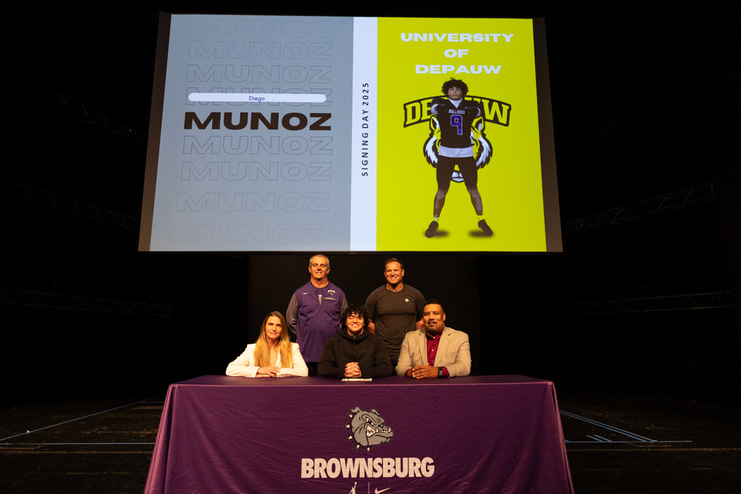 Congratulations to Diego Munoz for committing to the University Of Depauw  to continue His Athletic and Academic career!!!

#Bulldogproud