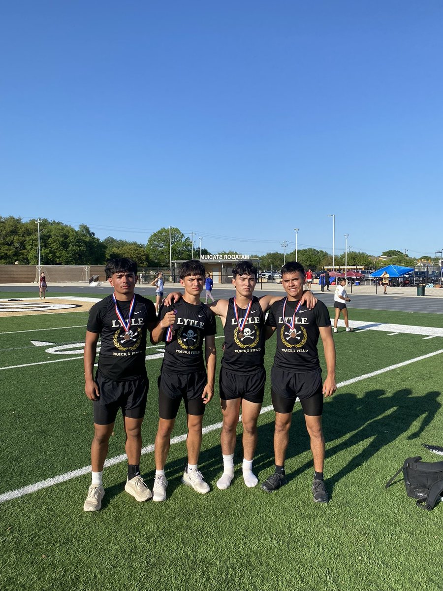 👏👏👏 <a href="/lytleisd/">Lytle ISD</a> <a href="/LytleTrack/">Lytle Track & Field</a>
