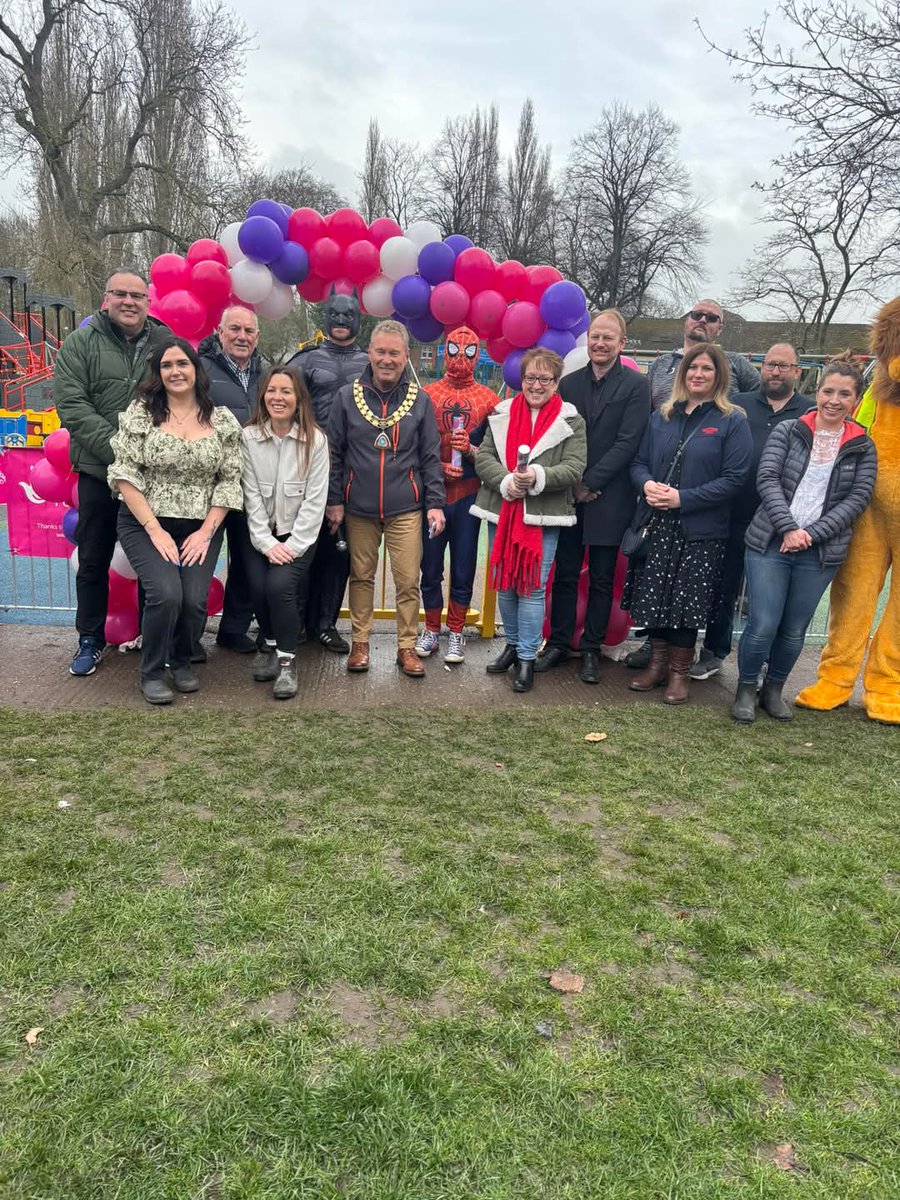 The opening of the £200,000 playpark in Thorne Memorial Park recently is testament to the hard work and delivery of Thorne and Moorends Town Council staff, Local Councillors and volunteers.

Local familes and children now have a state of the art play park in the local community.
