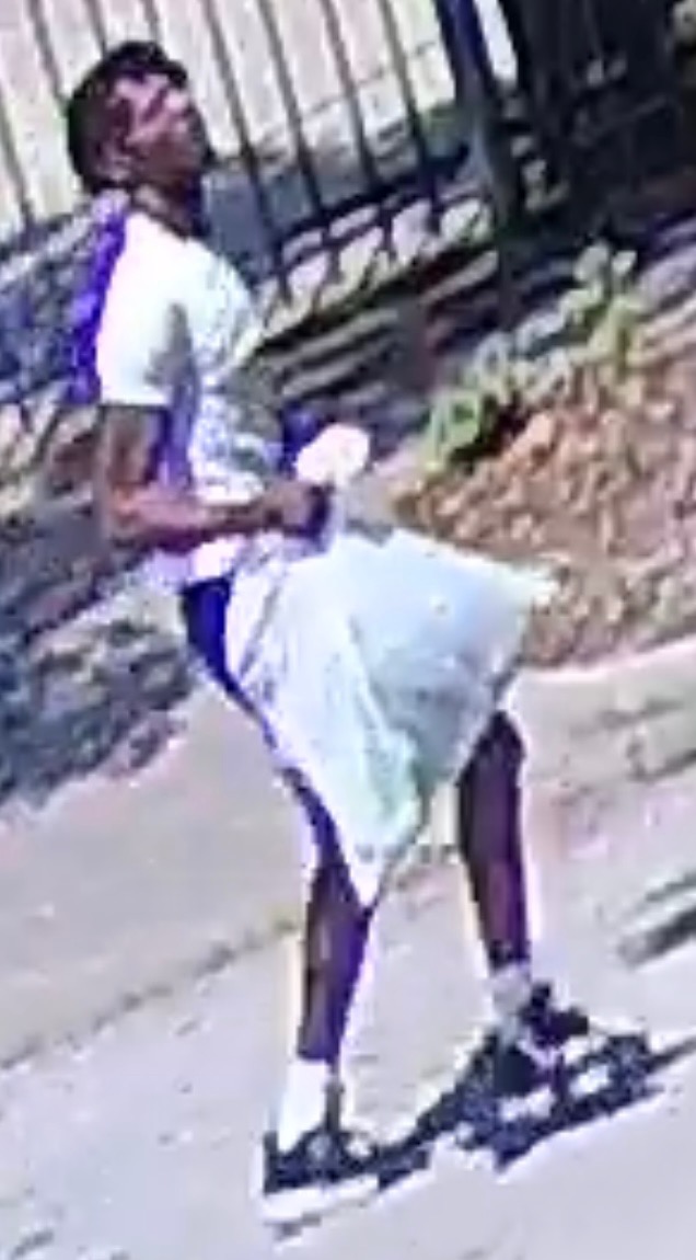 KPRC2Corley's tweet photo. Recognize them? These two men are wanted in connection to a deadly shooting in 3rd ward. A man was found dead in a car near Ennis and Rosewood streets. If you know anything call HPD or crimestoppers. @KPRC2
https://t.co/9HL7DqCfED https://t.co/MzyEbk72Kt