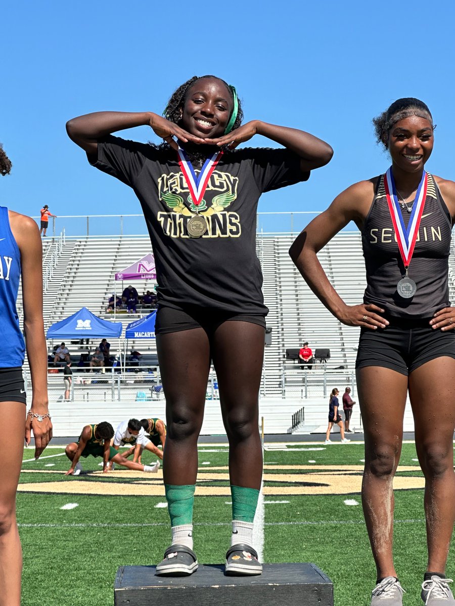 Congratulations to Daniella Okorie on taking gold in the Triple Jump and advancing to the 5A Track and Field Regionals.