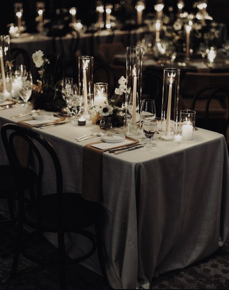 kdanversgf's tweet photo. AU- A última pessoa que eu esperava.

Tudo começou com uma mentira boba: Bree disse que tinha uma namorada chamada Jen. Agora tem um casamento, um bilhete “mal posso esperar pra conhecer a famosa Jen” e um pequeno detalhe: Jen existe. E odeia a Bree.

Vai dar tudo certo (ou não). https://t.co/eLffYNJbGu