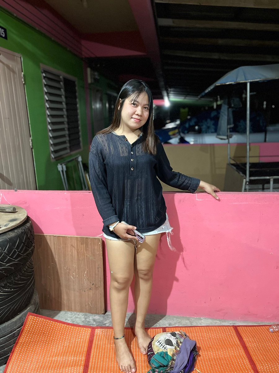 Nnoon_19's tweet photo. ไม่เคยบอกว่าตัวเองสวย ไม่เคยบอกว่าตัวเองน่ารัก บอกตลอดด้วยซ้ำว่าไม่ตรงปก
ไม่เคยบังคับใครให้มาหา นอกจากจะพากันสมัครใจมาเองทั้งนั้น ยุคสมัยนี้จะเอาอะไรมากมายกับรูปภาพ ฟิลเตอร์ก็มีเยอะแยะทั่วไป  ...
#อัพให้ดูละนะ ถ่ายกล้องสดแบบกล้องหลัง ถ้าไม่ตรงปกก็ขออภัยด้วย🙏 https://t.co/7XIeAGWQYV