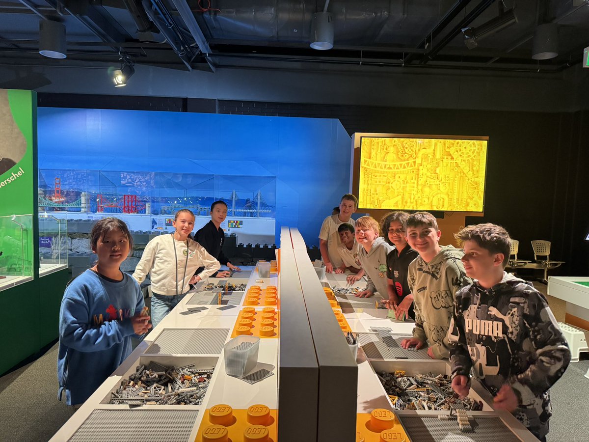 mosmanpublic's tweet photo. Lego world! #bus2 #bus1 so much fun #mosmanpublic #canberracamp https://t.co/JH1wPyACoU