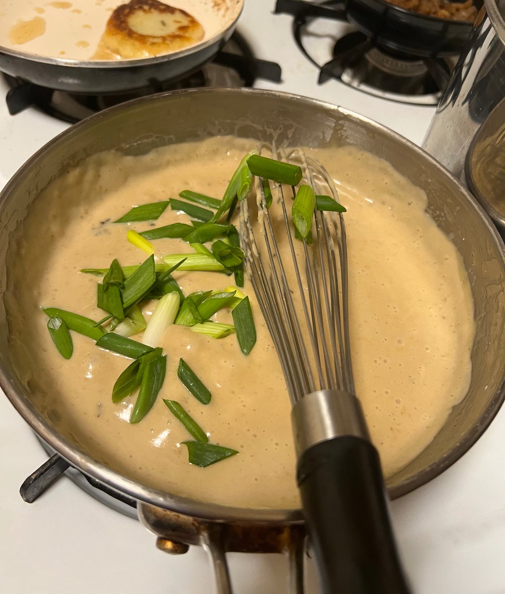 Artie_Pavlov's tweet photo. The tenday's recipe is Beregost Blue Dumplings, potato dumplings w tarragon, boiled/panfried, topped w sauce of Beregost Blue cheese/mushroom gravy/cream/light seasoning. #DnD #BG3 #Cooking in the #ForgottenRealm Recipe: https://t.co/9gqCtcV01x https://t.co/0FYSSE2OK7