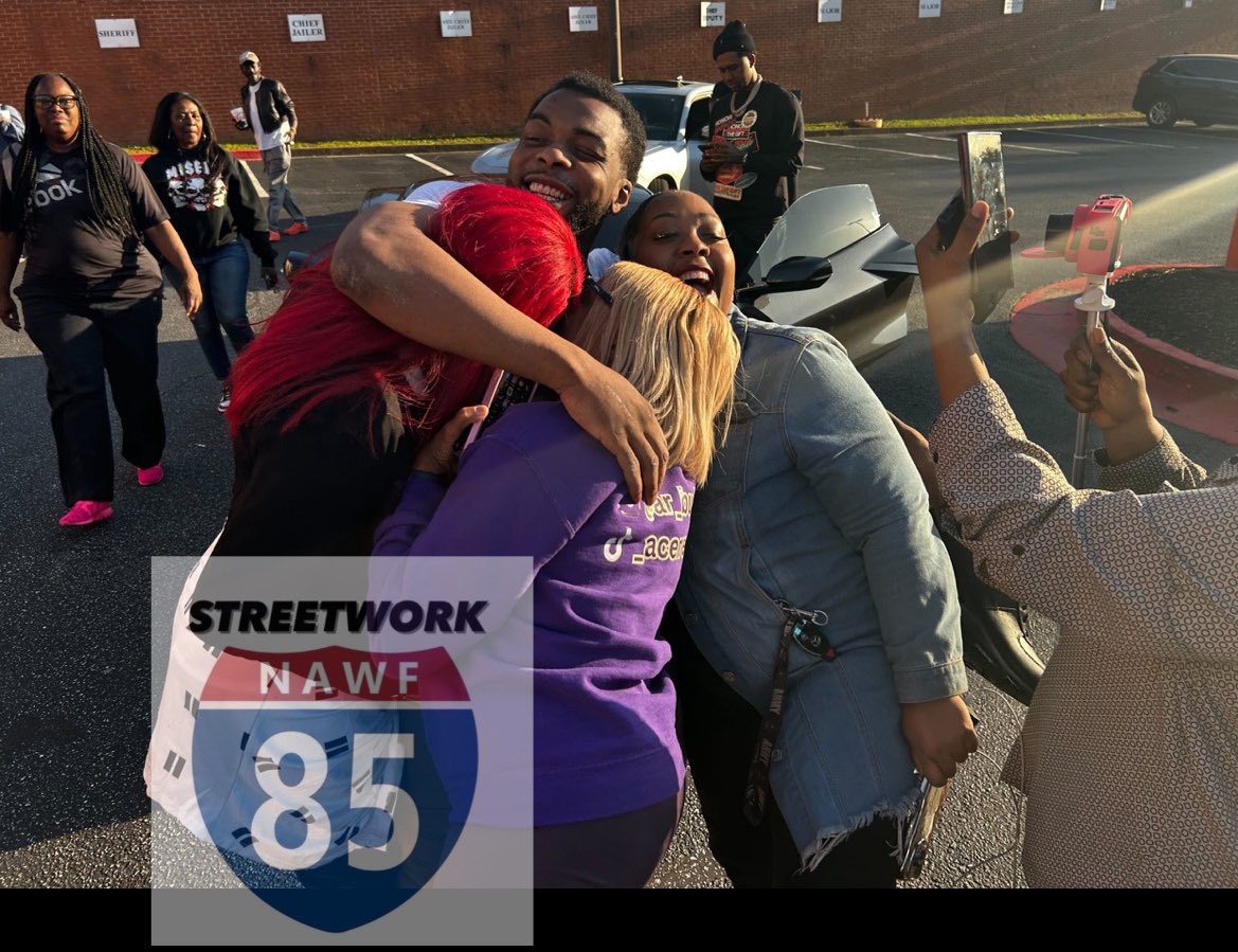 Streetwork85N's tweet photo. Yak gotti greets his family after being Released from rice street https://t.co/6zlWqU9diH