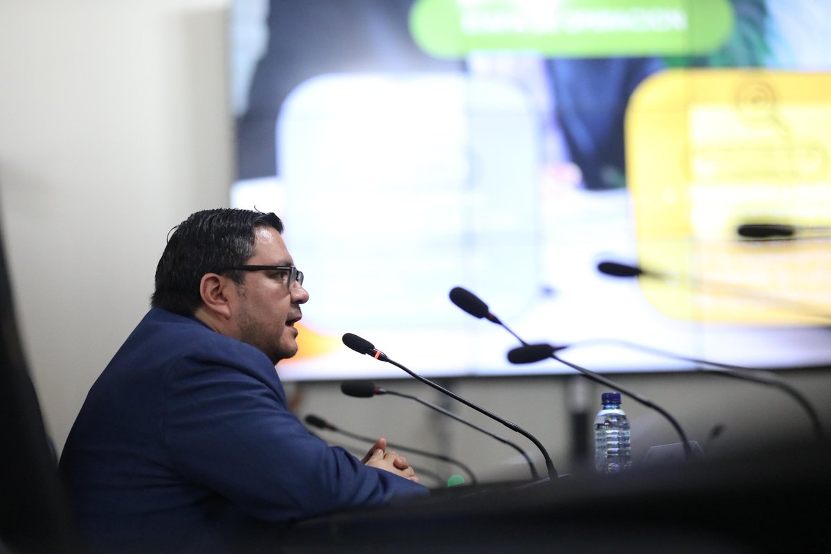 La Comisión de Economía y Comercio Exterior, presidida por el legislador Faver Salazar <a href="/FaverSalazar/">Faver E. Salazar</a>, dio inicio este miércoles con las audiencias públicas dirigidas a todos los profesionales que participan en el proceso de selección de aspirantes a los cargos de director titular