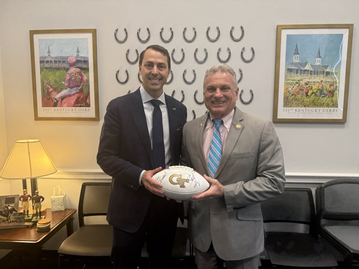 Thanks ⁦<a href="/RepBuddyCarter/">Buddy Carter</a>⁩ for meeting with ⁦@GTBattman⁩ today.
