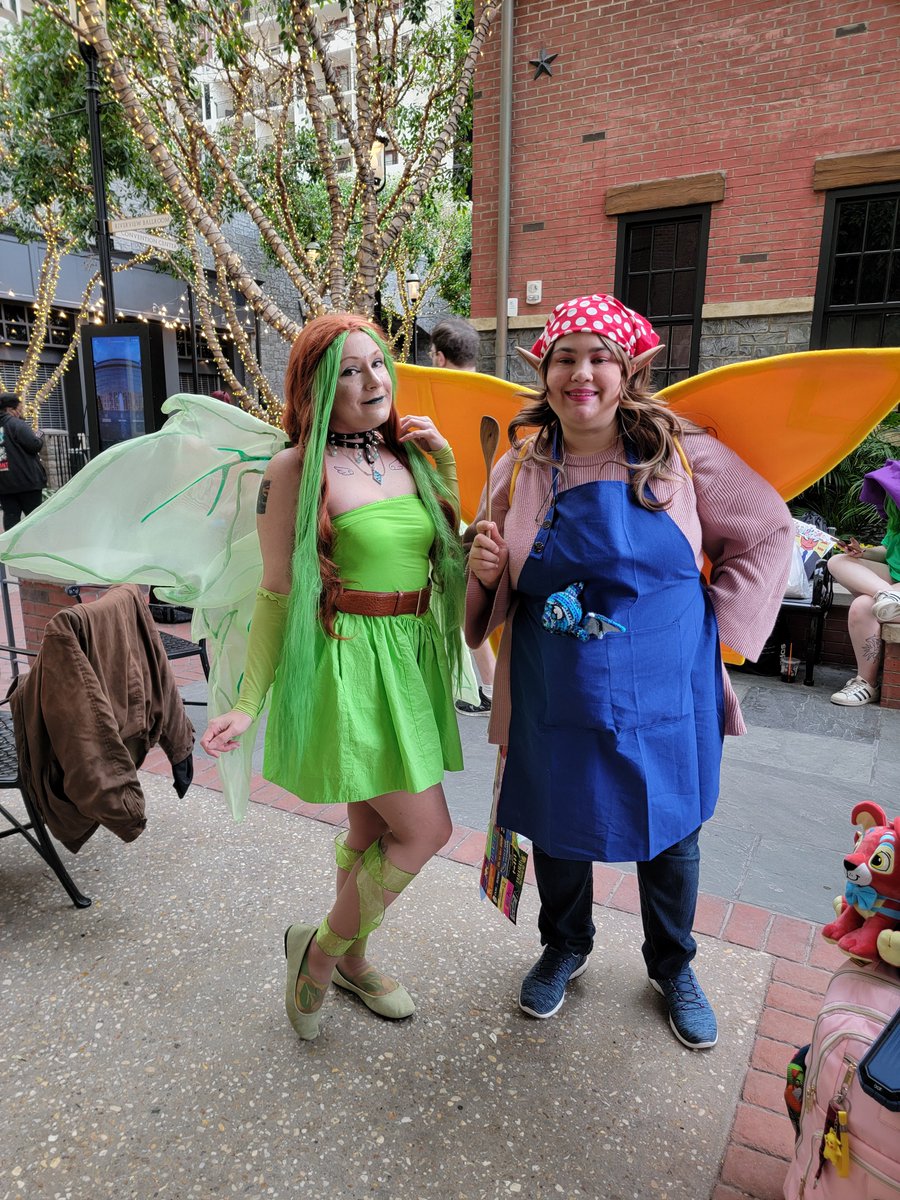 Welcome to my glade. I have a quest for you, young Neopian. 🧚‍♀️✨️

I had such a fun time bringing Illusen with me to MAGFest this year! It was great running into another Neopets Faerie at the event. 💚 #Neopets #Cosplay #Illusen #SoupFaerie #MAGFest2025
