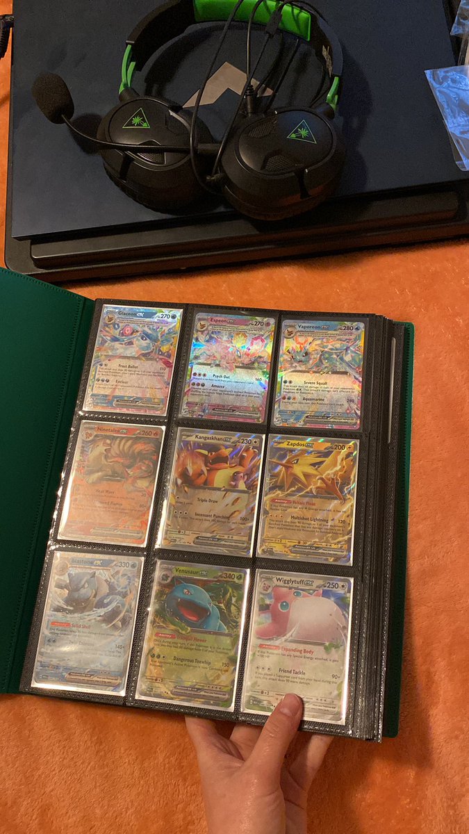 tegsy2's tweet photo. Y’all almost all this binder is full of my (new) pokemon collection … 💀 oops https://t.co/XKOhl6pvKv
